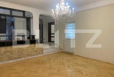 Casa de 280 mp, 3 niveluri, 5 locuri parcare, zona Centrala - 1