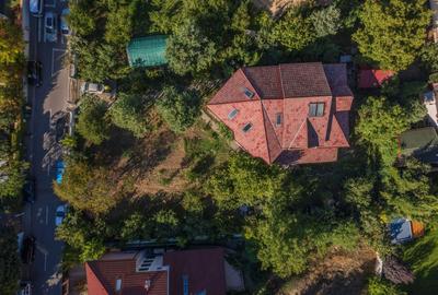 PROPRIETATE UNICA: 1.618 MP TEREN  IN PIPERA, CU VILA SOLIDA SI GRADINA SUPERBA - 1