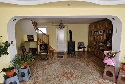 Eleganță, spațiu și confort modern – proprietate premium în Comănești - 8