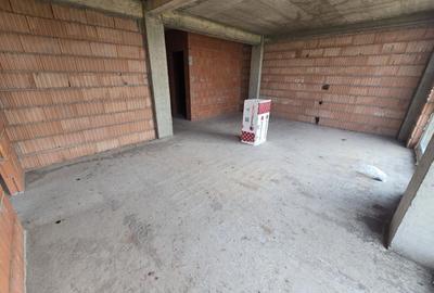 Ap. noi de vanzare 2 si 3 camere + spatii comerciale - Comision 0 - 15