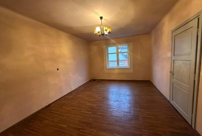 Apartament 3 camere - 95 mp - etaj 1 - zona Centrala - 9 Mai - 7