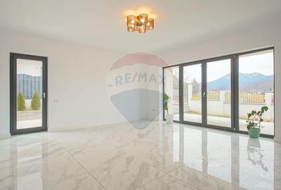 Casă modernă Bunloc, vedere Bucegi, 186 mp, comision 0 - 9