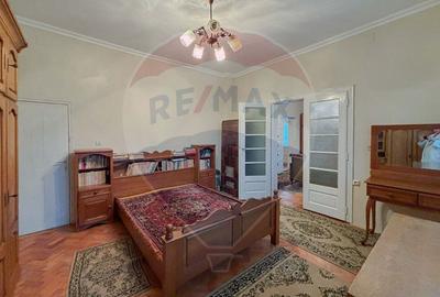 Casă / Vilă cu 5 camere de vânzare în Aleșd zona Ultracentral - 9