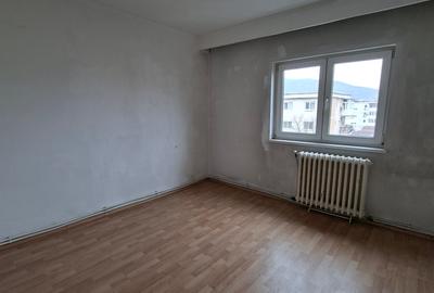 De vânzare 3 camere decomandat - 2