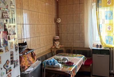 Apartament 3 camere Vanzare | Gorjului (2 minute de metrou) | An 1976 - 13