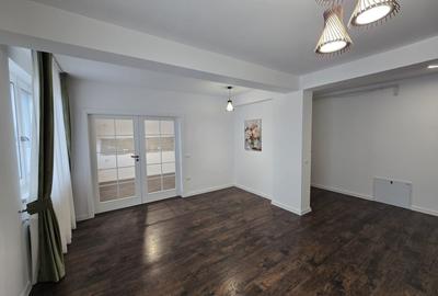 Vânzare apartament 3 camere - 1