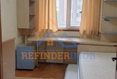 Apartament de vanzare cu 3 camere, zona Sebastian - 1