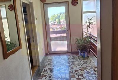 Casa de vanzare cu 6 camere in Busteni - 12