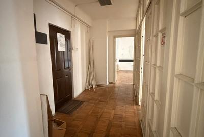 Universitate stradal / spatiu in cladire de birouri / 3 camere - 80mp / - 6