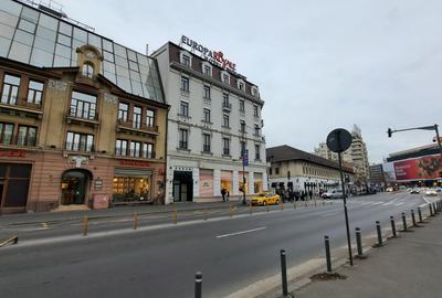 SPATIU COMERCIAL STRADAL ULTRACENTRAL CU VITRINA CU EXPUNERE STRADALA SI VAD - 14