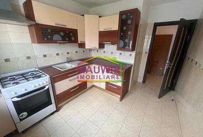 Apartament cu 3 camere decomandat în Moșilor
