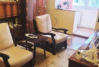 Apartament cu 3 camere decomandat, mobilat în Lipovei