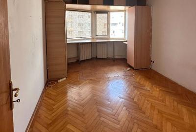 Apartament 4 camere de vanzare Calea Calarasilor