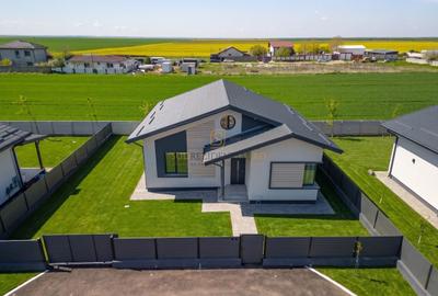 Casă individuală cu 4 camere în Frumușani