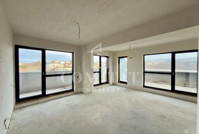 Apartament cu 4 camere semidecomandat în Zorilor