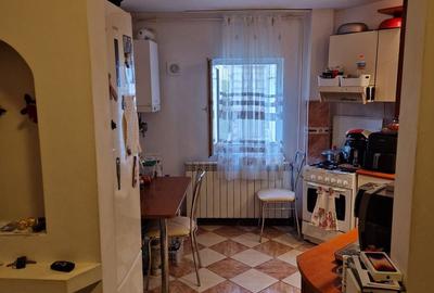 Soarelui | 3 Camere | Etaj 1 | Centrala proprie | Boxa - 1