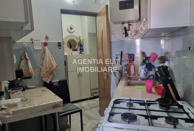 Garsoniera, bloc de apartamente, zona Mall - 5