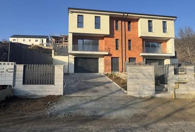 Duplex cu 5 camere în Florești