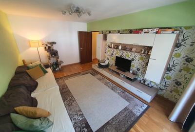 Vand apartament cu 3 camere in Baile Herculane. - 1