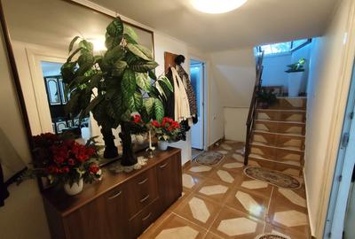 Casa Individuală 4 camere, 180 mp, zona Cugir - 8