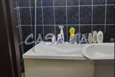 Apartament 3 camere, situat in Targu Jiu, Str. Gheorghe Magheru - 7