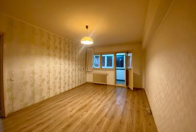 Apartament cu 3 camere decomandat, mobilat în Colentina