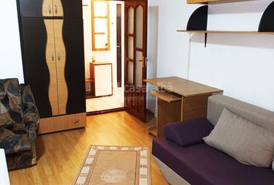 Garsonieră decomandată, mobilată în Nicolina