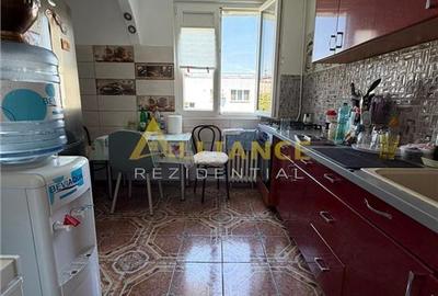 EXCLUSIVITATE | Apartament 4 camere Decomandat | 81,5 mp | Boxa | Str. Mizil - 10