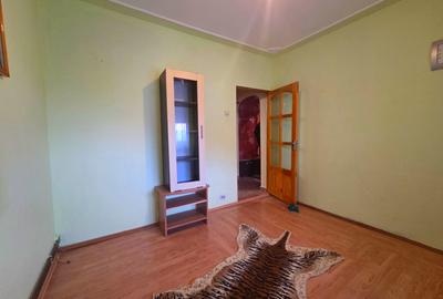 Apartament cu 3 camere semidecomandat, mobilat în Mircea cel Bătrân