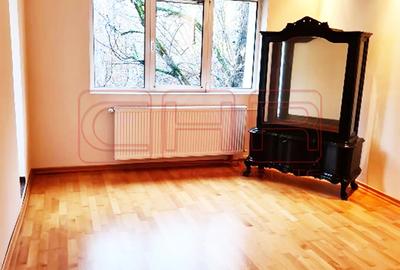 Apartament cu 2 camere decomandat în Aviației