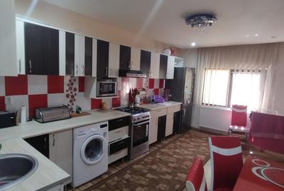 Casă cu 5 camere în Râmnicu de Jos