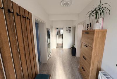 MOBILAT-UTILAT, 3 CAMERE, CURTE SPATOASA - 1