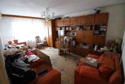 Apartament cu 2 camere decomandat în