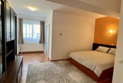 Garsonieră 45 mp cu grădină proprie, centrală, bloc tip vilă - 1