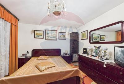Casă / Vilă cu 5 camere de vânzare în orașul Negru Vodă, zona Central - 4