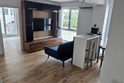 Apartament cu 2 camere semidecomandat, mobilat în Ultracentral