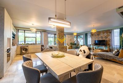 Apartament cu 3 camere semidecomandat, mobilat în Europa