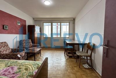 Apartament cu 2 camere decomandat, mobilat în Cornișa