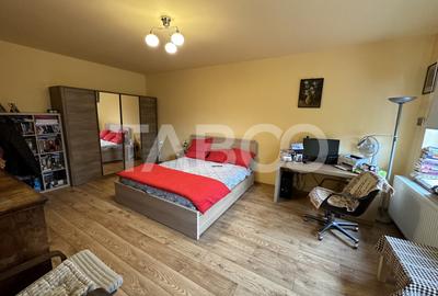 Casa 2 corpuri P+M si P+1 spatiu comercial 70 mpu la strada 2 garaje - 6