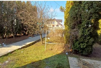 Apartament 4 camere cu curte proprie,la casa - 1