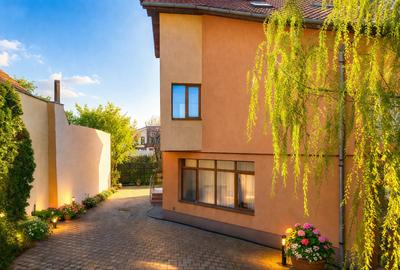 Vilă individuală 7 camere | Teren 947 mp | Ronaț – Timișoara - 1