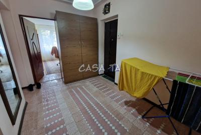Apartament 3 camere, situat in Targu Jiu, Str. G-Ral Christian Tell - 10