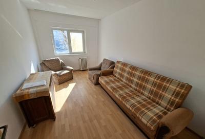Apartament cu 2 camere, decomandat, etajul 2/10, zona Dacia - 3