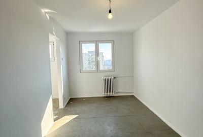 Vanzare Garsoniera Metrou Parc Drumul Taberei, Piata Moghioros - 1