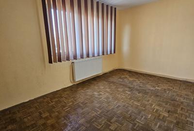PROPRIETAR!! Apartament 3 camere Et 1 zona Victoria / Aleea Romanitei !! - 16