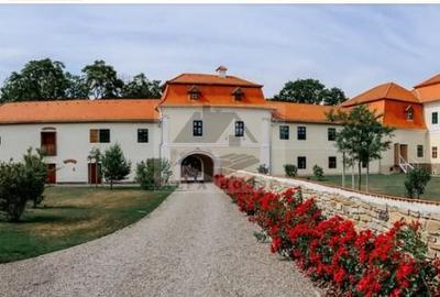 Casă 3 camere, priveliște Castelul Ugron – pretabil si pentru investie - 1