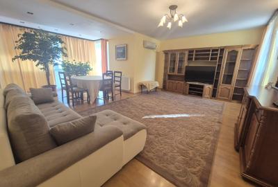 Apartament 3 camere Zamca de închiriat - 1