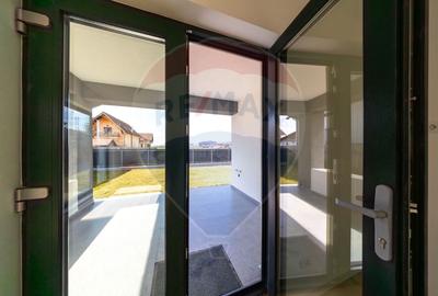 Casa 4 camere- noua-la cheie, poziție excelentă in Harman - 29