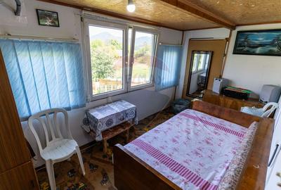 Casă  cu 10 camere in 2 corpuri de cladire (se pot vinde separat) - 30