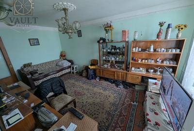 Apartament cu 3 camere decomandat în Drumul Taberei